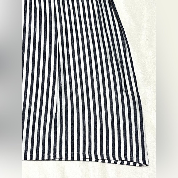 Max Studio Women’s Short Sleeve Striped Blue and White Blouse Shirt Size Large - Picture 2 of 12